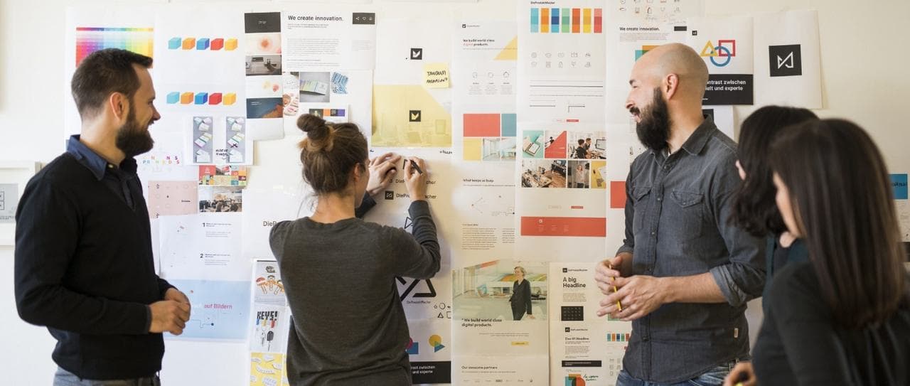 TRANSFORMATION UND DIGITALISIERUNG VON SALES-PROZESSEN TRANSFORMATION UND DIGITALISIERUNG VON SALES-PROZESSEN